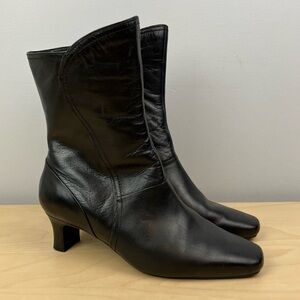 Easy Spirit Women’s Size 7.0 W Hartlandt Black Leather Heeled Ankle Booties Zip